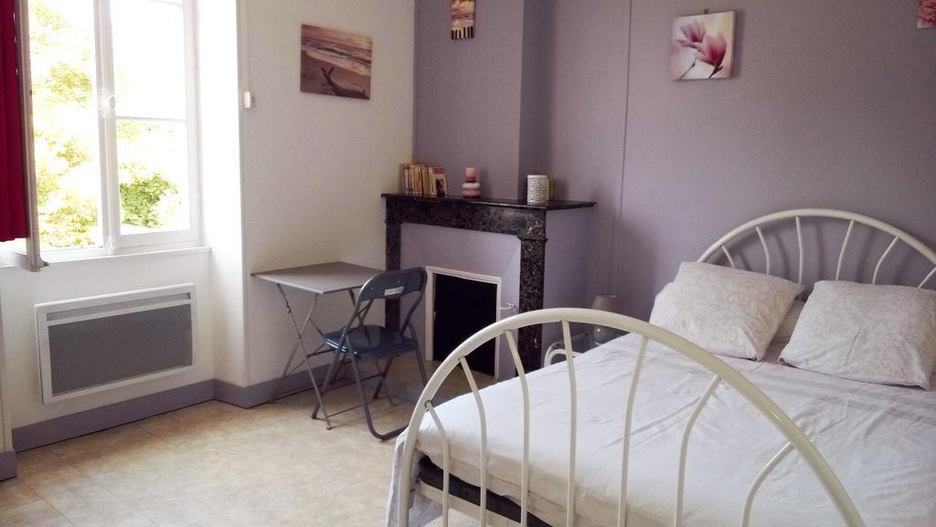 Appartamento Locations Rives De Seugne - De Gaulle Jonzac Esterno foto